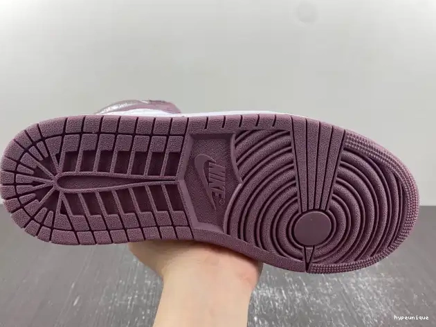 HYPE Sky J High Jordan Air OG DZ5485-105 Mauve 1 0602